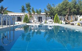 Skiathos 18-24 Young Club Apartments